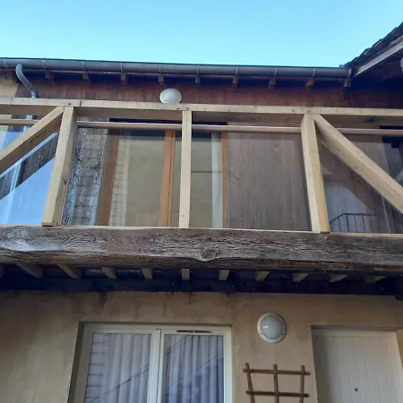 Appartamento 2 Ch, Balcon, Chateau Ricard Avec Piscine Saint-Geniez-dʼOlt
