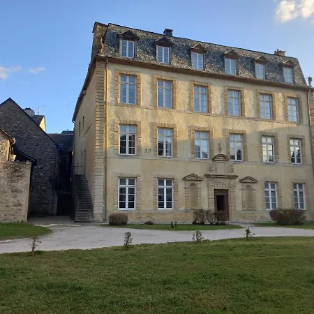 2 Ch, Balcon, Chateau Ricard Avec Piscine Saint-Geniez-dʼOlt