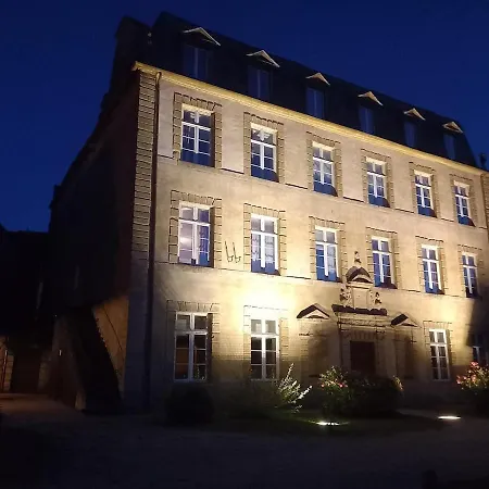 2 Ch, Balcon, Chateau Ricard Avec Piscine * Saint-Geniez-dʼOlt