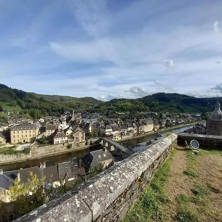 Appartamento 2 Ch, Balcon, Chateau Ricard Avec Piscine Saint-Geniez-dʼOlt