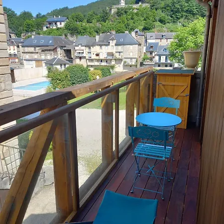2 Ch, Balcon, Chateau Ricard Avec Piscine Appartamento