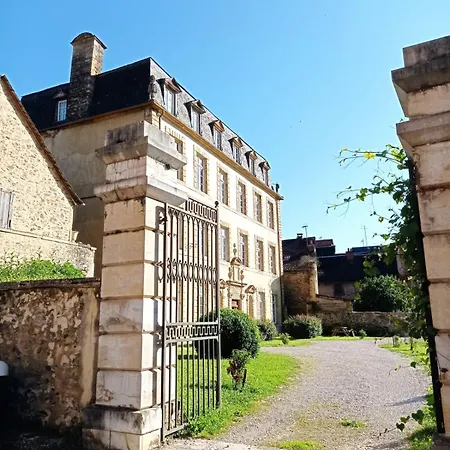 Appartamento 2 Ch, Balcon, Chateau Ricard Avec Piscine Saint-Geniez-dʼOlt