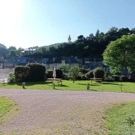 2 Ch, Balcon, Chateau Ricard Avec Piscine * Saint-Geniez-dʼOlt